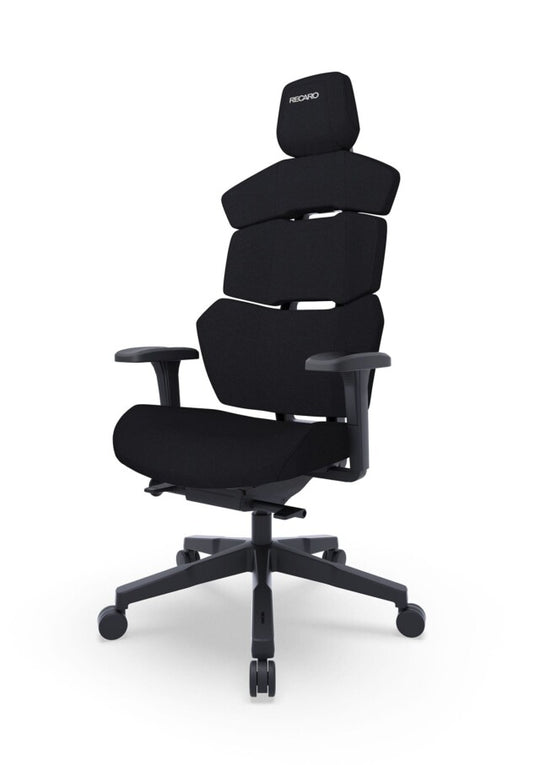 Der RECARO Nxt von RECARO Shop ist ein moderner, schwarzer ergonomischer Bürostuhl mit segmentierter, gepolsterter Rückenlehne aus hochwertigem PU-Leder, verstellbaren Armlehnen und Kopfstütze sowie einem Fünfrad-Untergestell, abgebildet vor einem weißen Hintergrund.