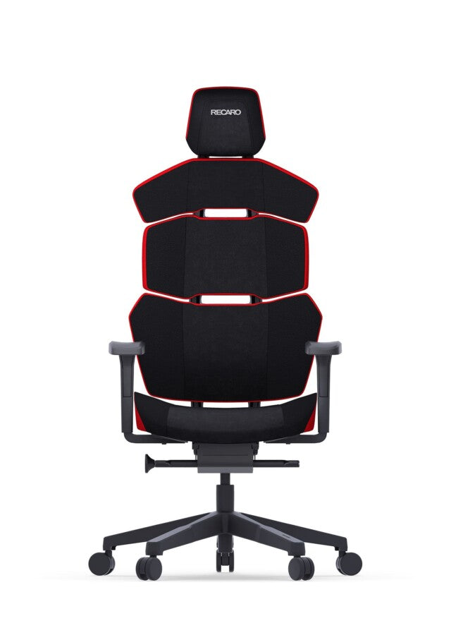 Der RECARO Shop RECARO Nxt ist ein moderner schwarzer Bürostuhl mit rotem Besatz aus PU-Leder, der über eine verstellbare Kopfstütze, segmentierte Rückenlehnenplatten, Armlehnen und ein fünfrädriges Fußkreuz verfügt und vor einem weißen Hintergrund abgebildet ist.