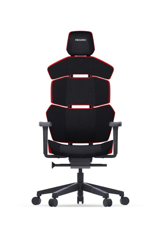 Der RECARO Shop RECARO Nxt ist ein moderner schwarzer Bürostuhl mit rotem Besatz aus PU-Leder, der über eine verstellbare Kopfstütze, segmentierte Rückenlehnenplatten, Armlehnen und ein fünfrädriges Fußkreuz verfügt und vor einem weißen Hintergrund abgebildet ist.
