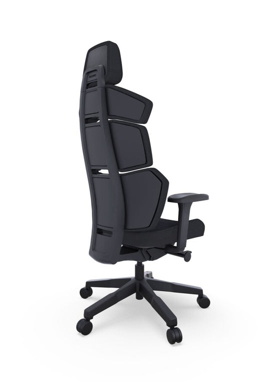 Der RECARO Shop RECARO Nxt ist ein moderner ergonomischer Bürostuhl mit hoher, segmentierter PU-Leder-Rückenlehne, verstellbaren Armlehnen und einem Fünfrad-Untergestell, seitlich vor weißem Hintergrund abgebildet.