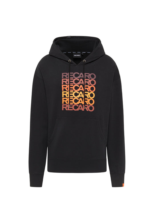 Der RECARO Hoodie Spektrum ist ein schwarzer Unisex-Hoodie mit Fronttasche und „RECARO“ in Retro-Farbverläufen von Pink nach Orange auf der Brust, inspiriert vom Spektrum-Stoff-Design.