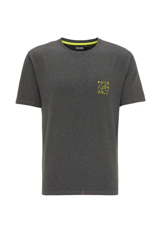 Das Recaro_Merch_Daniel T-Shirt Performance ist ein schlichtes dunkelgraues, locker geschnittenes T-Shirt mit Rundhalsausschnitt und kurzen Ärmeln, mit kleinem gelben „PERFORMANCE“-Schriftzug und einem dezenten RECARO-Logo auf der linken Brust für einen dezenten Stil.