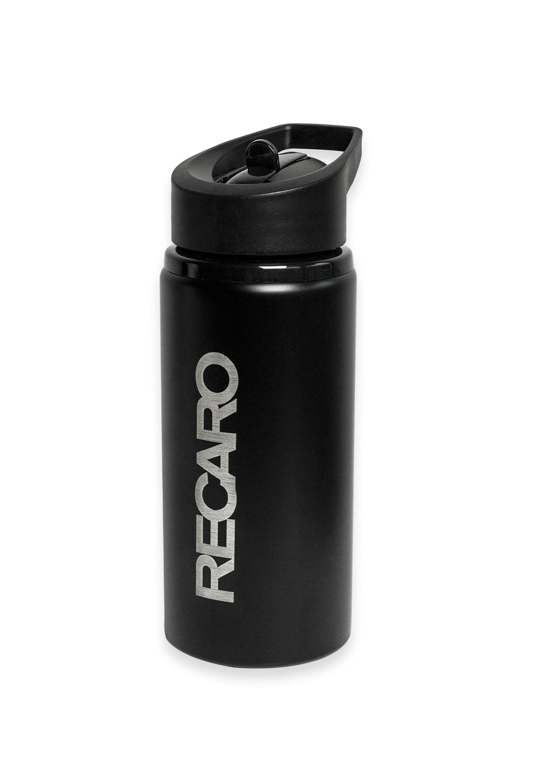 Eine schwarze RECARO Shop Trinkflasche Edelstahl mit Henkel am Deckel, klappbarem Mundstück und seitlichem, vertikalem silbernen Aufdruck „RECARO“ auf weißem Untergrund.