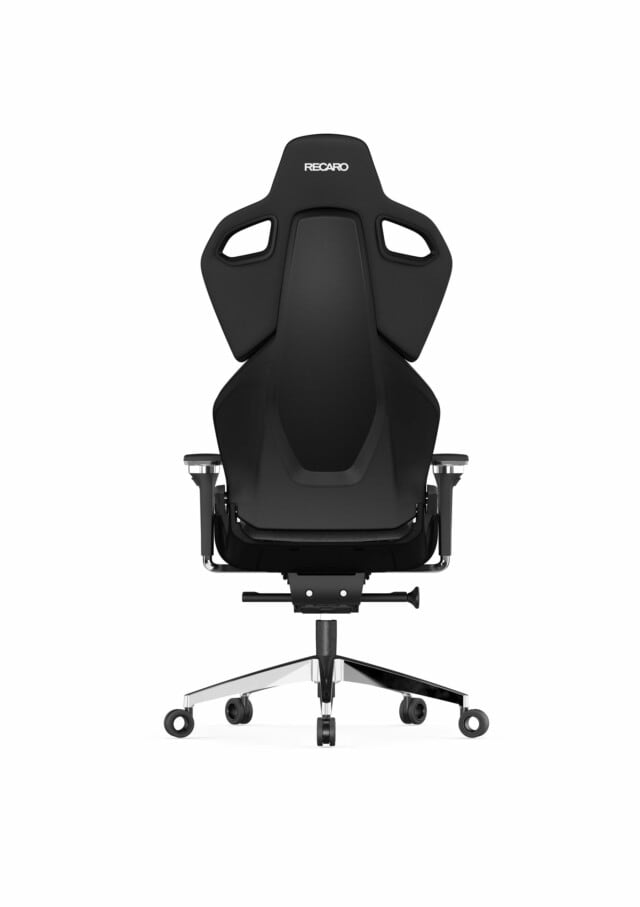 Der ergonomische Bürostuhl RECARO Shop Exo Platinum verfügt über ein schwarzes, modernes Design mit hoher Rückenlehne, Kopfstütze, Armlehnen, atmungsaktivem Stoff, Spezialrädern, Fünfradbasis und RECARO-Branding auf der Kopfstütze; von hinten auf weißem Hintergrund abgebildet.