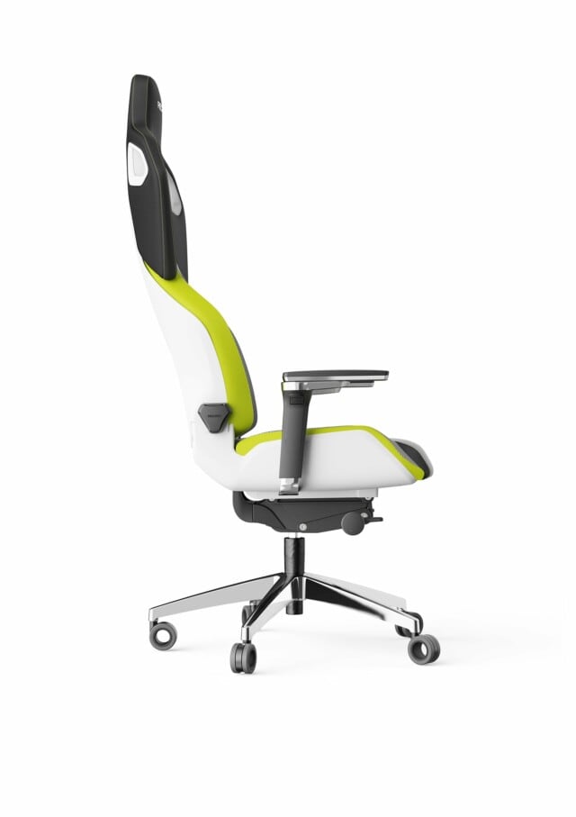 Seitenansicht des ergonomischen Bürostuhls RECARO Exo Platinum von RECARO Gaming mit atmungsaktiven Stoffen, einer weiß-grünen Sitzfläche, einer schwarzen Copolymer-Rückenlehne, verstellbaren Armlehnen, Spezialrollen und einem fünfrädrigen Metallfuß auf weißem Hintergrund.