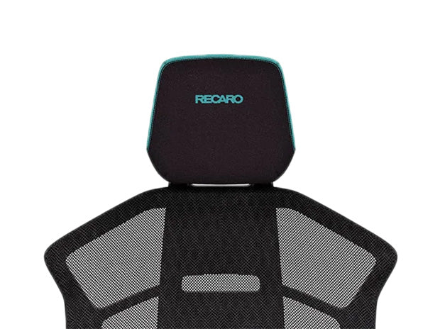 Schwarzer Netz-Bürostuhl mit schwarzer Kopfstütze und blauem RECARO-Logo auf weißem Hintergrund.