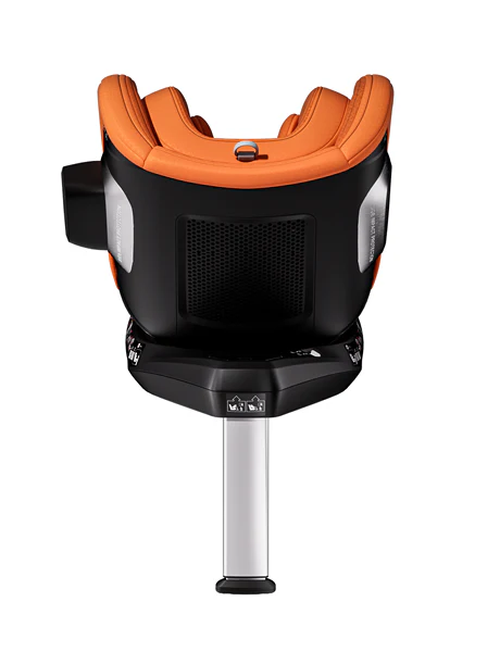 Der RECARO Shop TORON 1, ein orange-schwarzer Kindersitz mit Metallbügel, bietet Seitenaufprallschutz, 360°-Rotation und ein modernes ergonomisches Design - hier in der Rückenansicht.