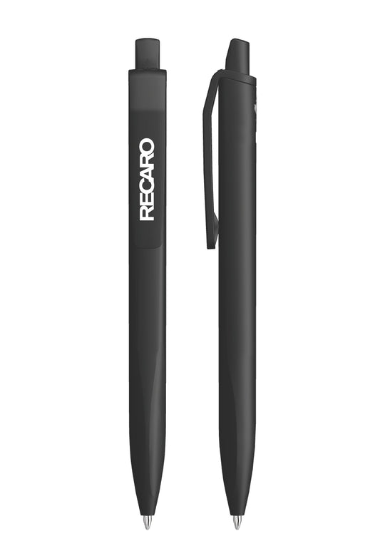 Zwei schwarze RECARO_Merchandising Kugelschreiber Originale (1 Stück) liegen nebeneinander; der eine zeigt das RECARO Logo in Weiß vertikal, der andere betont den Clip und die ergonomische Griffzone.